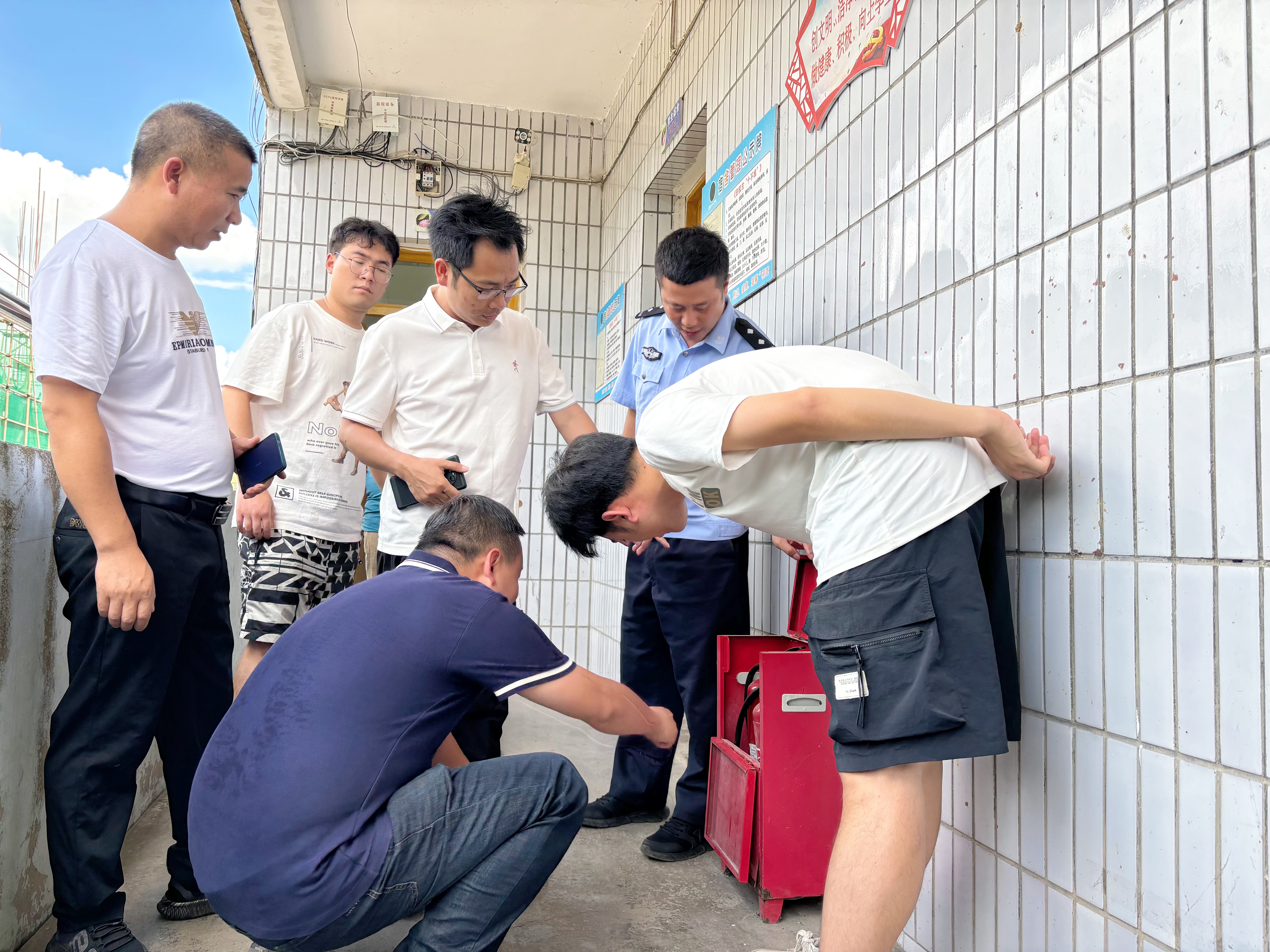 图1:开展消防安全排查.jpg